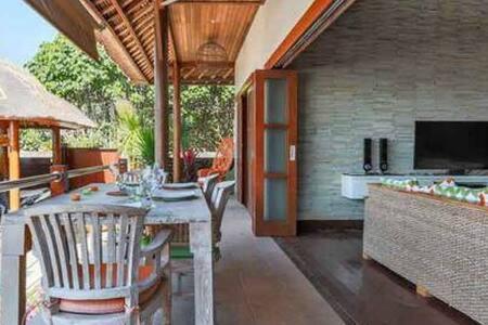 Villa Agung Nusa Lembongan  Luaran gambar